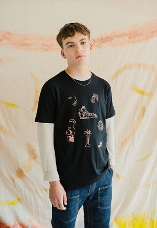 BLACK PEDESTAL FLASH STYLE T-SHIRT