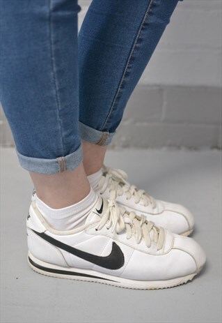 WHITE & BLACK TRAINERS