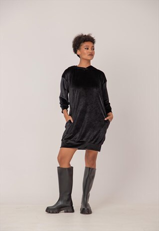ELONGATED SWEATSHIRT HOODIE IN GLOSSY SILK-TO-TOUCH VELVET