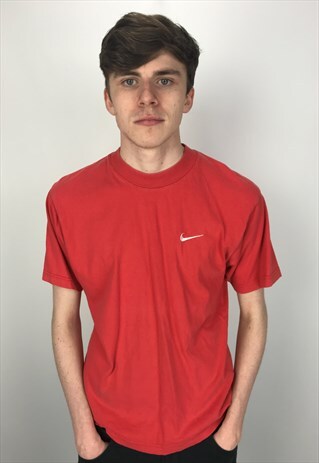 90S VINTAGE NIKE EMBROIDERED SWOOSH T-SHIRT