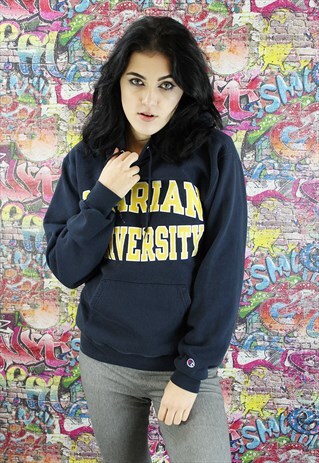 VINTAGE CHAMPION 90S SWEATSHIRT HOODIE. BRANDED SPORTSWEAR.