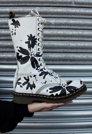 DR MARTENS 14 EYELET PETULA WHITE & BLACK FLORAL BOOTS