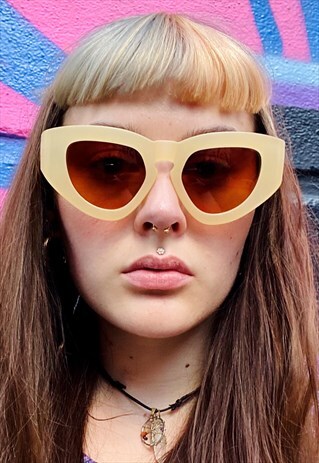 VINTAGE INSPIRED SUNGLASSES BIG CAT EYE SHAPE CREAM UV400