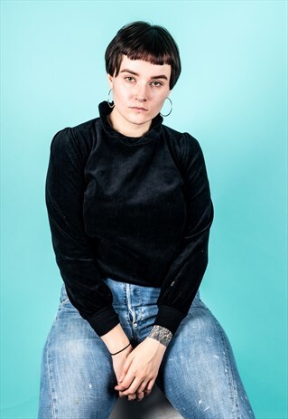 VINTAGE SWEATER IN BLACK VELOUR WITH A COLLAR
