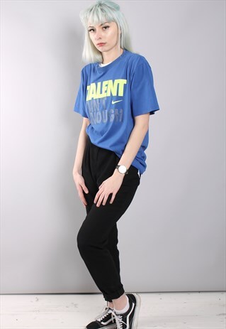 VINTAGE NIKE T-SHIRT