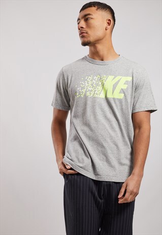 VINTAGE NIKE T-SHIRT