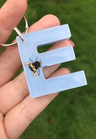 BEE KEYRING, INITIAL KEYRING, PERSONALISED GIFT, BEE GIFT