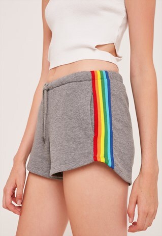 SPORTY SWEATSHORTS