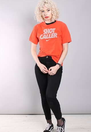 VINTAGE NIKE "SHOT CALLER" GRAPHIC PRINT T-SHIRT ORANGE