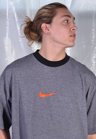 VINTAGE NIKE GREY AND BLACK EMBROIDERED TEE