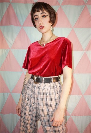 VINTAGE 90S BRIGHT RED VELVET T-SHIRT