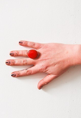 VINTAGE ETHNIC FIRE ENGINE RED OVAL STONE RING