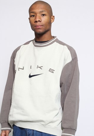 VINTAGE NIKE SWEATSHIRT