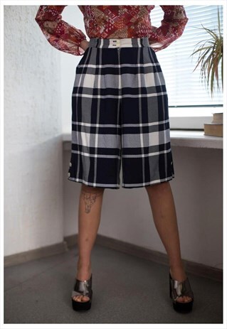 VINTAGE 80'S CHECKED HIGH WAISTED NAVY/WHITE SHORTS
