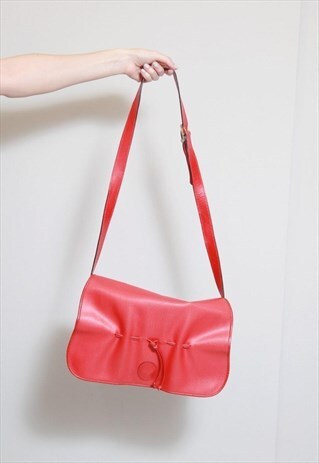 VINTAGE 1980'S RED LACED LEATHER SHOULDER BAG.