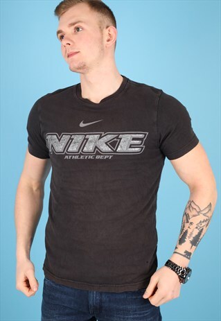 VINTAGE NIKE T-SHIRT IN BLACK NT7