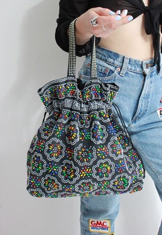 VINTAGE 70S PLASTIC BEADED DRAWSTRING TOTE BAG
