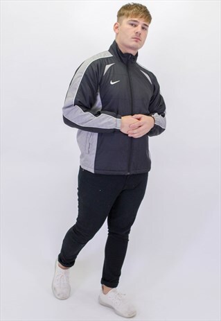 VINTAGE NIKE JACKET IN BLACK