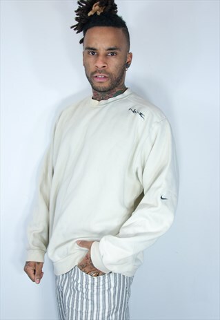 EMBROIDED NIKE SWEATSHIRT