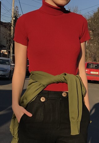VINTAGE RIBBED RED TURTLENECK TOP