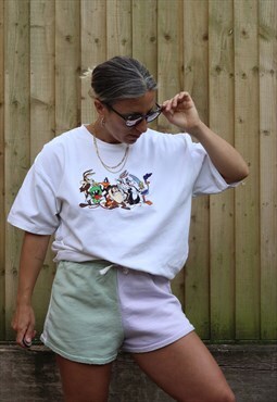 Vintage 1998 Looney Tunes embroidered t shirt in white