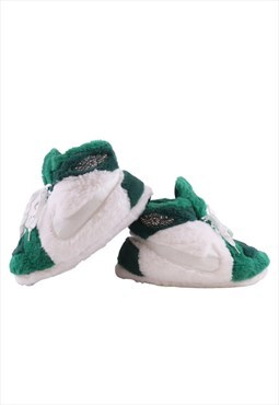 Sneaker J 1 Style Unisex Novelty Plush Indoor Slippers