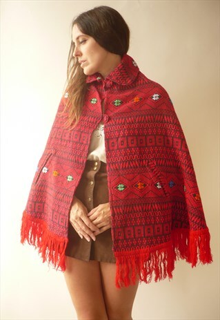 1970'S VINTAGE GUATEMALAN RED FRINGED TASSEL TAPESTRY CAPE