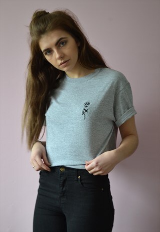 EMBROIDERED ROSE ON GREY TEE