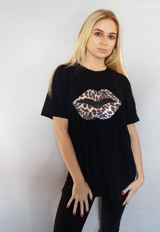 BLACK TSHIRT WITH GOLD HOLOGRAPHIC LEOPARD LIPS