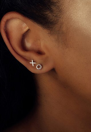 SILVER KISS AND HUG XO EAR STUDS