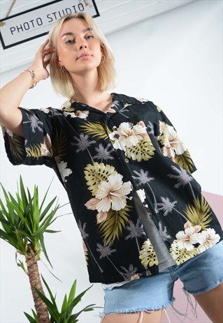 VINTAGE HAWAIIAN SHIRT IN BLACK