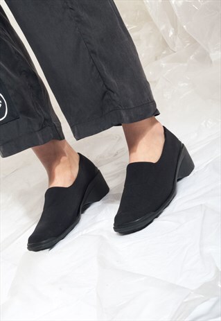VINTAGE TEXTILE SHOES 90S CHUNKY BLACK STRETCHY SLIP-ONS