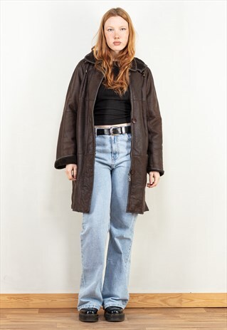 Vintage 90's Women Hooded Sheepskin Coat in Brown