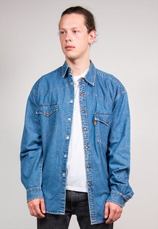 90'S VINTAGE BLUE LEVI'S DENIM SHIRT