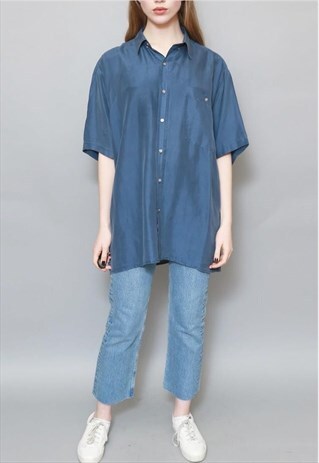 VINTAGE 1990'S DARK BLUE SHORT SLEEVED OVERSIZED SILK SHIRT
