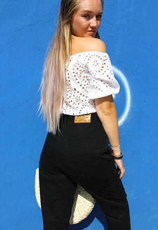 BLACK HIGH WAISTED MOM JEANS