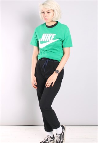 VINTAGE NIKE T-SHIRT