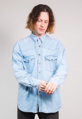 VINTAGE 90'S LEVI'S LIGHT BLUE DENIM SHIRT