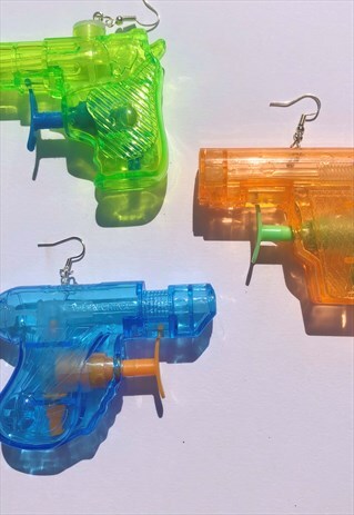 NUTTY UNISEX WATER PISTOL FESTIVAL EARRING
