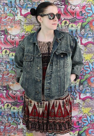 VINTAGE 90'S ACID WASHED DENIM JACKET. UNISEX.
