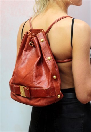 1990S VINTAGE RICH BROWN GOLD STUD REAL LEATHER BACKPACK