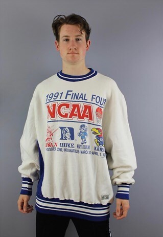 VINTAGE 1991 NCAA BASKETBALL SWEATSHIRT IN WHITE WITH PRINTI