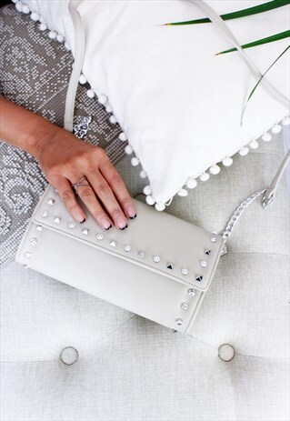 BEIGE ROCK STUD CROSS OVER CLUTCH BAG