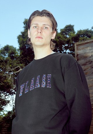 SWEATSHIRT IN BLACK WITH BIG ARCHED EMBROIDERY LOGO