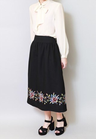 VINTAGE 1970'S CHLOE BLACK FLORAL EMBROIDERED MIDI SKIRT