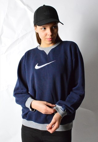 VINTAGE 90S NAVY BLUE NIKE SWEATSHIRT