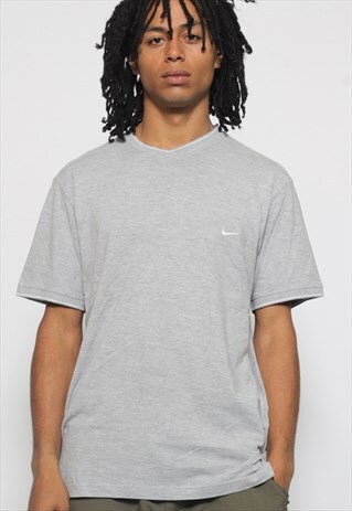 VINTAGE NIKE T-SHIRT