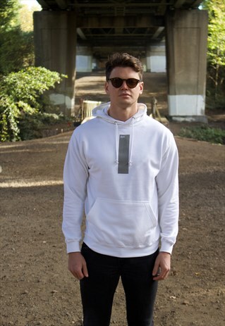 HOODIE IN WHITE WITH FRONT GREY PRINT