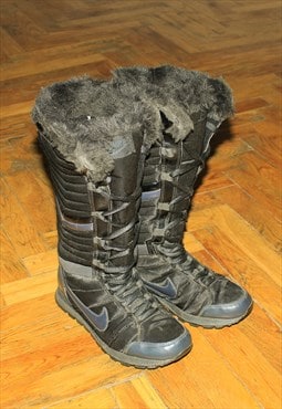 Vintage Y2K ski snow boots in black