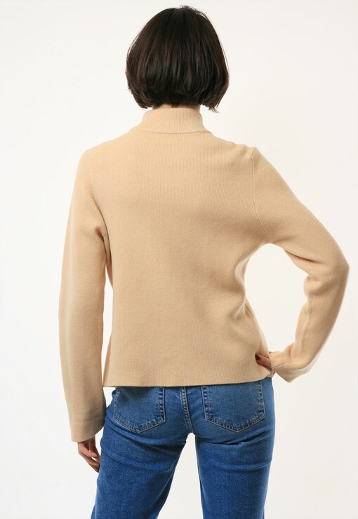 garment image